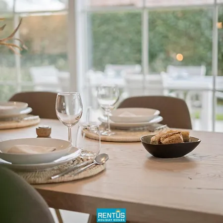 Melodie De La - Spacious House For 8 Persons